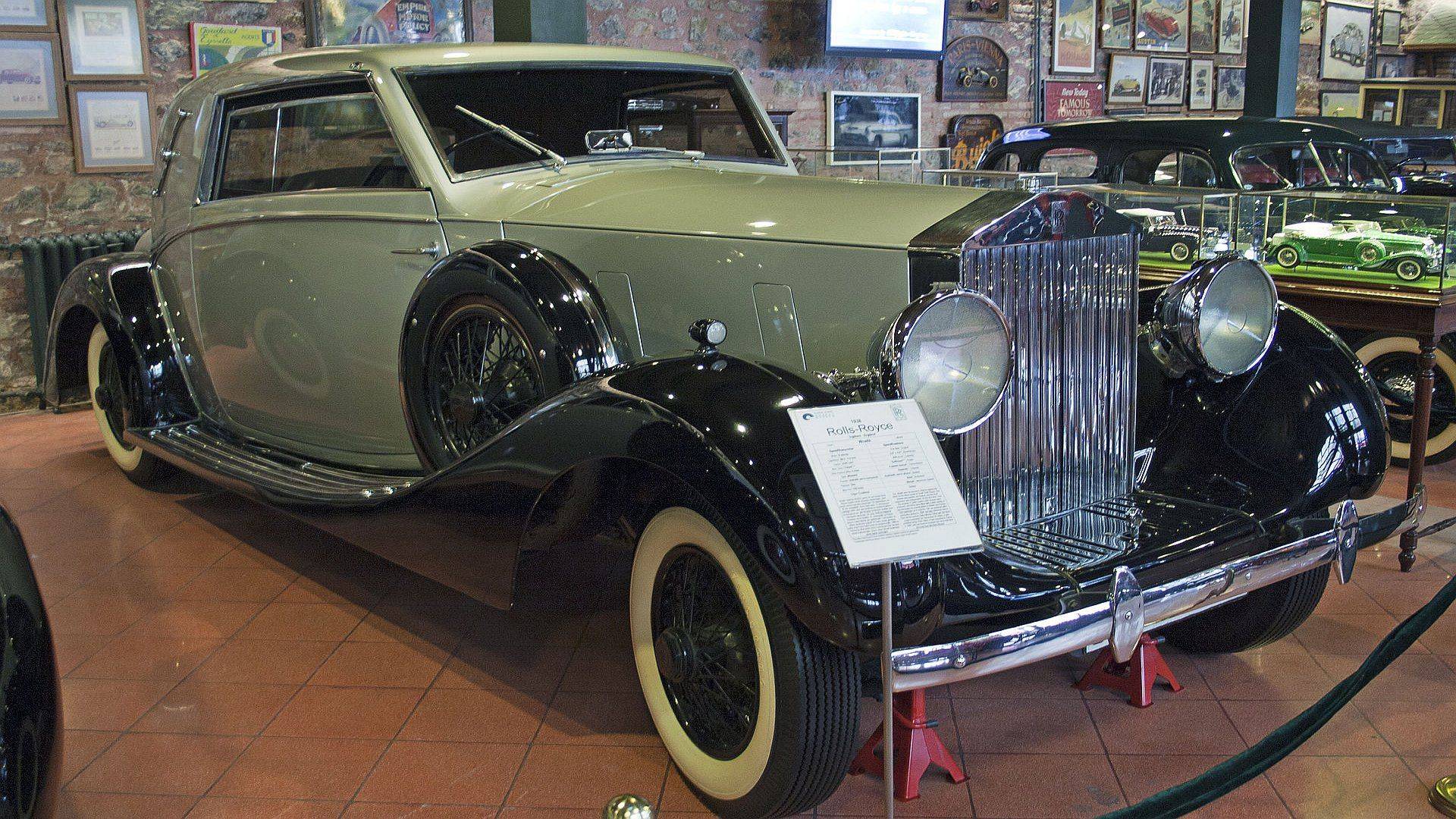 Click to Enlarge-Esc to Close myimgs/ArtDecoCars1937-60/1938 Rolls Royce Wraith coupe De_Villars.jpg
